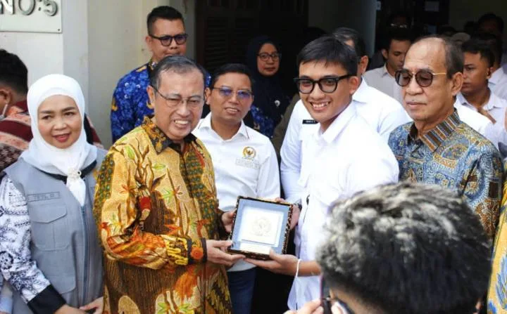 Komisi IX DPR RI Tinjau SPPG Parung Serab Pastikan Program Makan Bergizi Gratis Berjalan Optimal