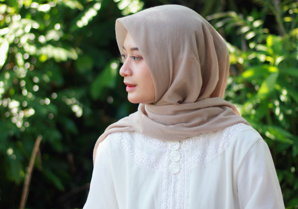 Kepribadian Perempuan Yang Membuat Tampak Lebih Memikat Secara Alami