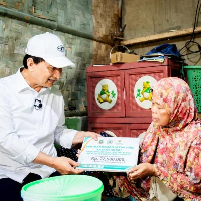 Wagub Banten Salurkan Bantuan RLHB Baznas untuk 13 Rumah di Pandeglang