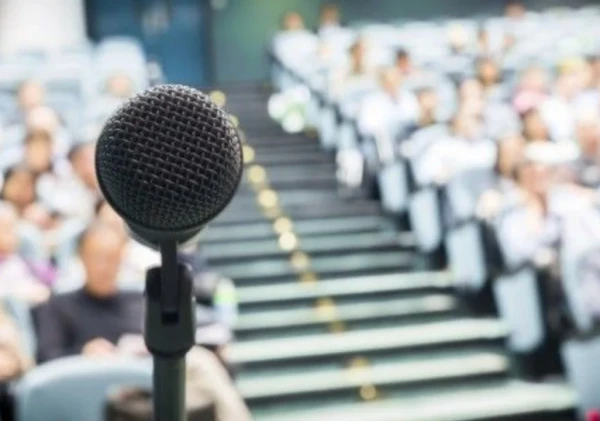 Jangan Salah Langkah! Ini 6 Pesan Non-Verbal yang Meningkatkan Kesan Pertama