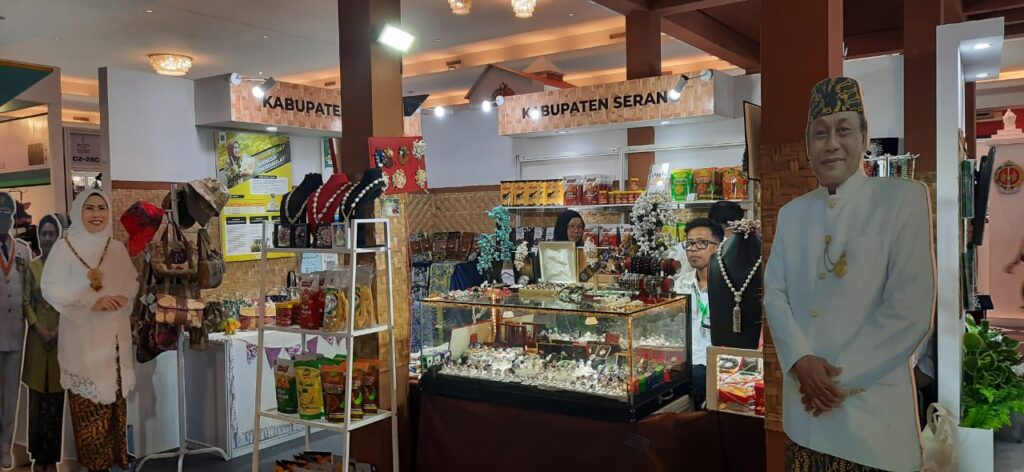 Diskoumperindag Promosikan Batik Kabupaten Serang di Pekan Raya Jakarta