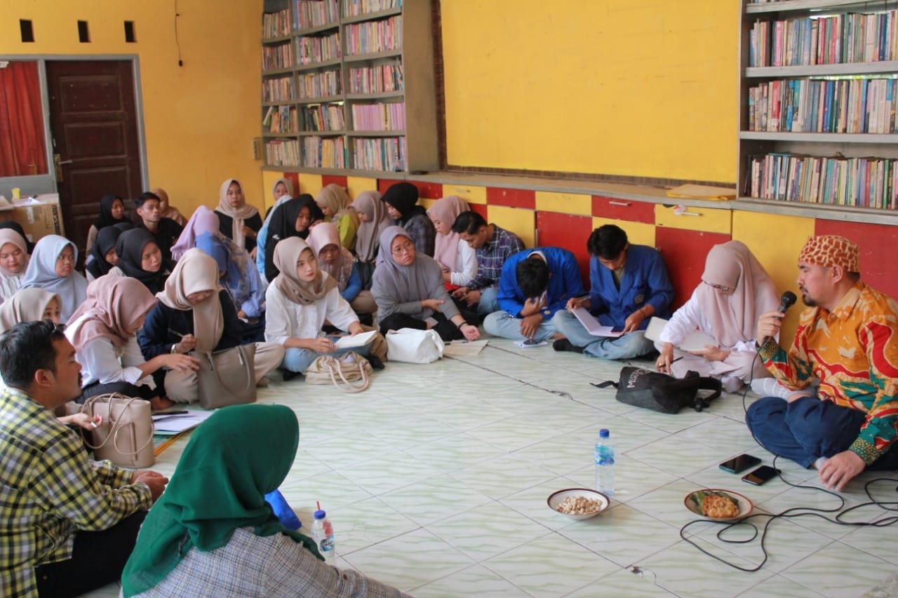Puluhan Mahasiswa Mengikuti Workshop Keterampilan Dasar Jurnalistik 