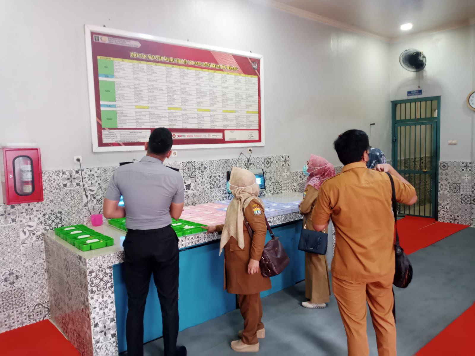 Lembaga Pemasyarakatan Kelas IIA Serang Lakukan Pengujian Hygienitas Makanan dan Minuman