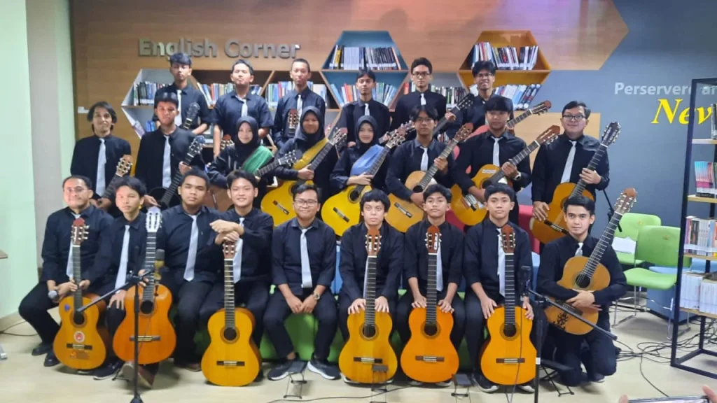 Resital Gitar Klasik di Perpustakaan Untirta Seperti Ensiklopedi yang Terbuka
