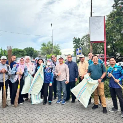 Pemkot Tangerang Gelar “Jumat Serentak”, Warga Antusias Bersihkan Lingkungan