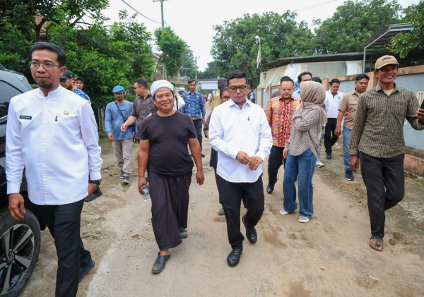 Gubernur Banten Tinjau Kesiapan Program Bang Andra di Desa Sukarame
