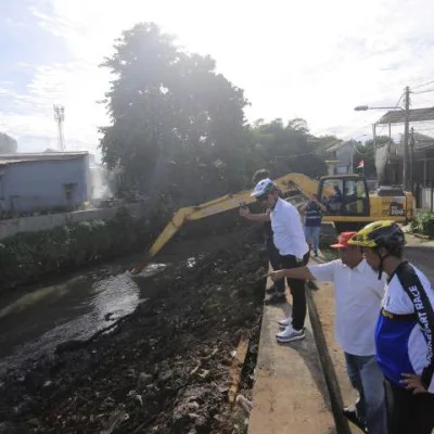 Wali Kota Tangerang Tinjau Normalisasi Sungai Kali Angke dan Kali Wetan untuk Kurangi Risiko Banjir