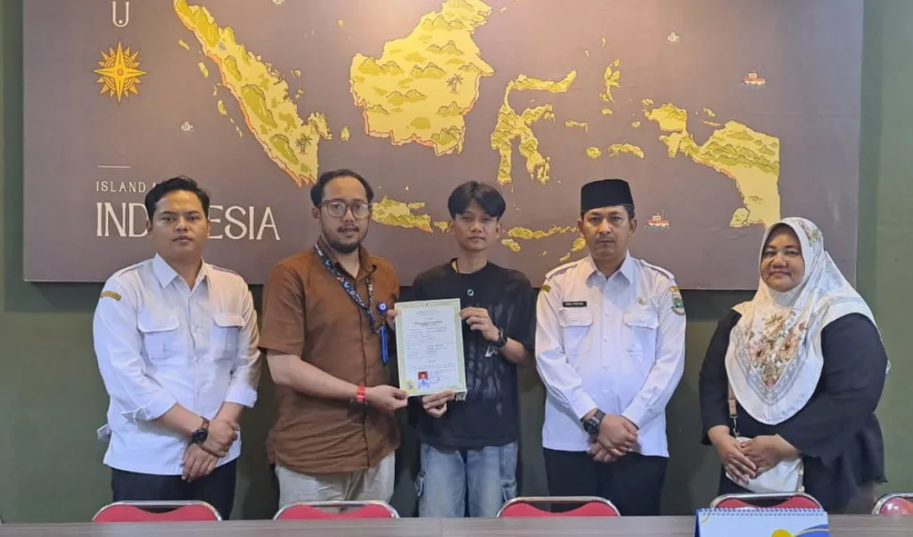 Pemprov Banten Tebus Ijazah Pemuda Cipondoh yang Tertahan Akibat Tunggakan Sekolah