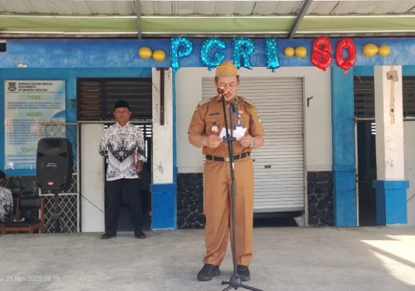 HUT ke-80 PGRI dan HGN 2025, Kecamatan Mekar Baru Gelar Upacara Khidmat di SMPN 2 Mekar Baru
