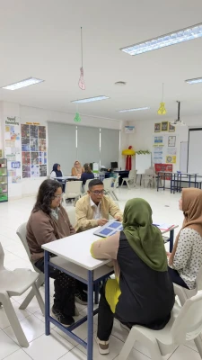 Gubernur Banten Andra Soni Dukung Gerakan Ayah Mengambil Rapor Anak ke Sekolah