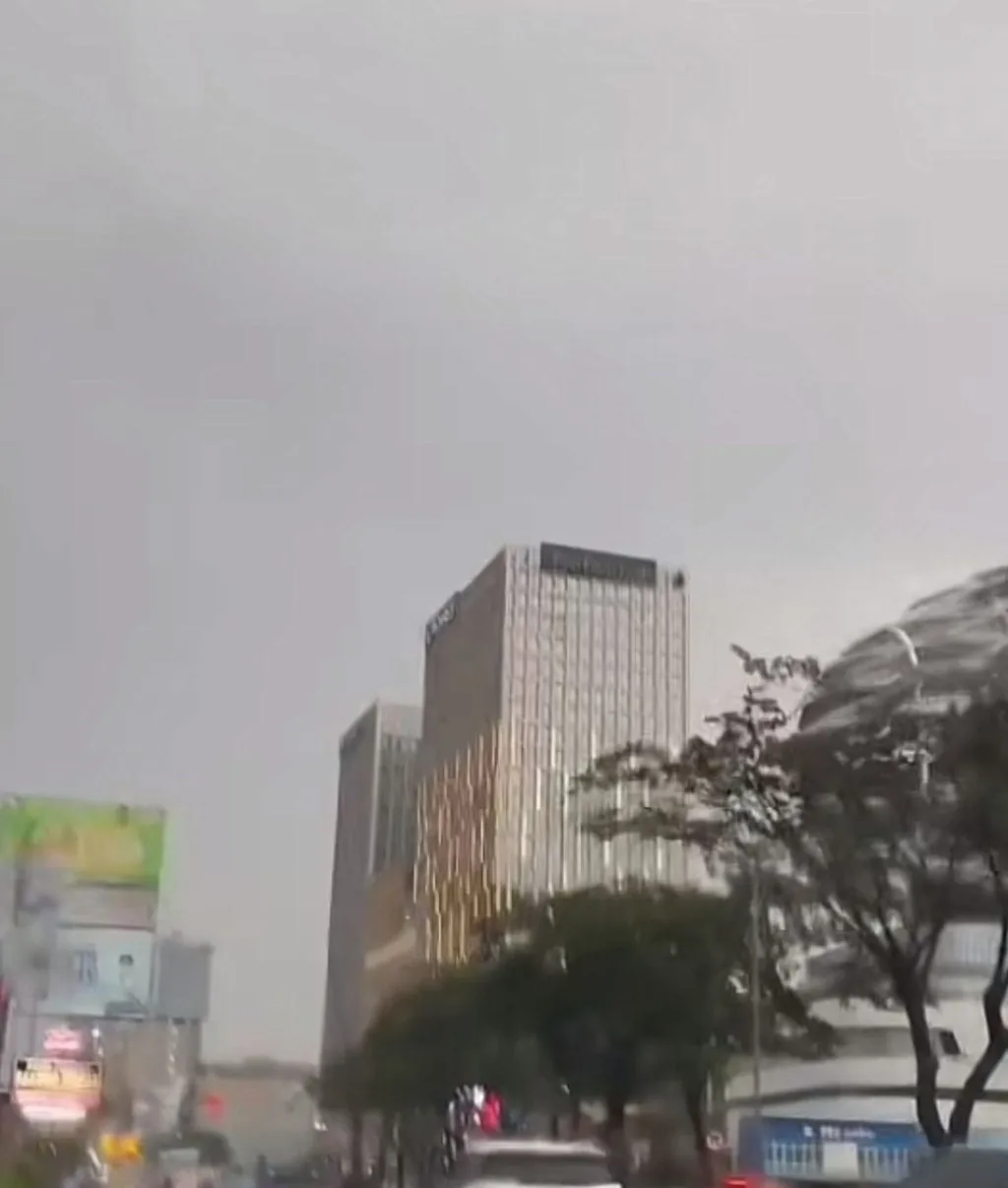 BMKG Prediksi Hujan Ringan Guyur Tangerang Selatan, Kualitas Udara Masuk Kategori Sangat Tidak Sehat