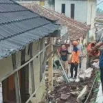 Tembok Penahan Tanah Longsor di Pandeglang, Dinding Majelis Taklim Jebol