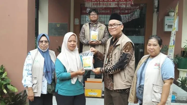 BAZNAS Kota Tangerang Salurkan 230 Paket Daging Olahan Kambing untuk Warga Kurang Mampu, Hasil Dam Haji Disulap Jadi Berkah