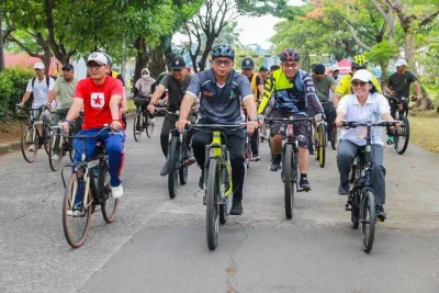 Serunya Gowes dan Kerja Bakti Massal di Batuceper! Pemkot Tangerang & KLH RI Kompak Jaga Lingkungan Perkotaan