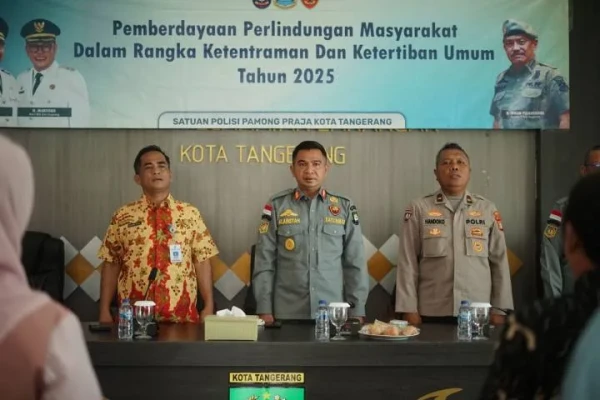Satpol PP Kota Tangerang Perkuat Garda Terdepan Keamanan Lewat Sosialisasi Satlinmas di Kecamatan Larangan