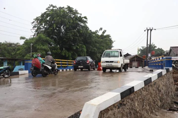 Jembatan Penghubung Bayur Resmi Beroperasi, Titik Macet Bayur–Cadas Mulai Terurai