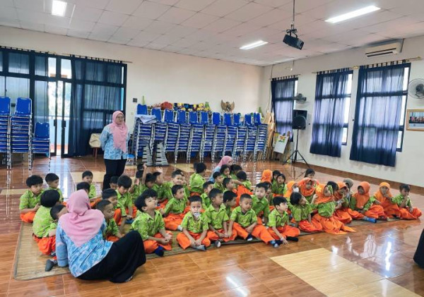 325 Panel Interaktif Hadir di Paud Kota Tangerang, Anak-Anak Kita Belajar Dengan Cara Lebih Menyenangkan