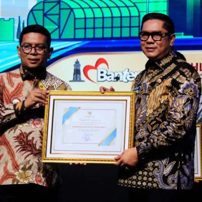 Kota Tangerang Sabet Penghargaan “Inovatif 1” di Banten Investment Forum 2025, Bukti Nyata Kota yang Paling Siap Menarik Investor!