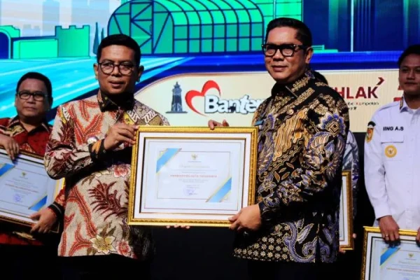 Kota Tangerang Sabet Penghargaan “Inovatif 1” di Banten Investment Forum 2025, Bukti Nyata Kota yang Paling Siap Menarik Investor!