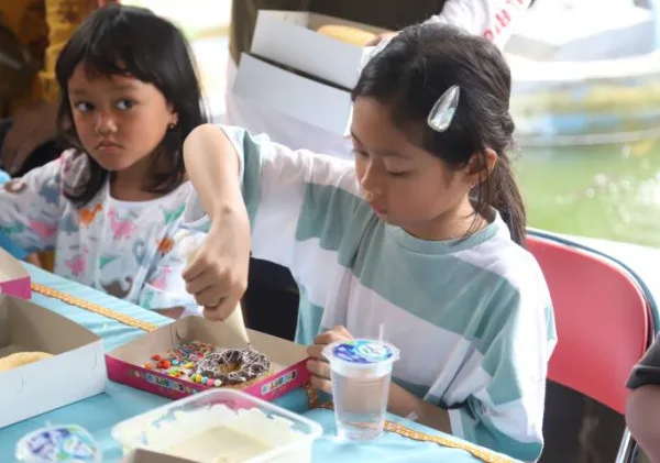 Liburan Anak di Cibodas Tak Biasa, Cooking Class Donat Jadi Magnet Baru UMKM Lokal