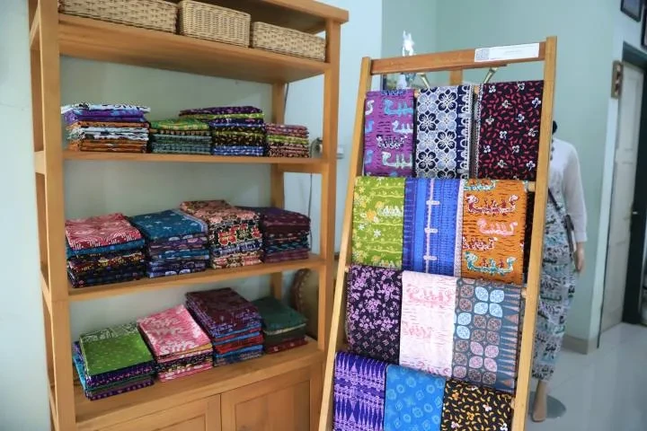 Hari Batik Nasional: Kota Tangerang Tunjukkan Kekayaan Motif Batik yang Sarat Filosofi
