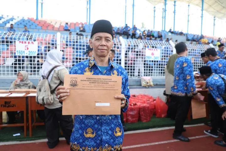 Momen Haru Pelantikan PPPK: Deni 53 Tahun Akhirnya Resmi Jadi ASN Kota Tangerang