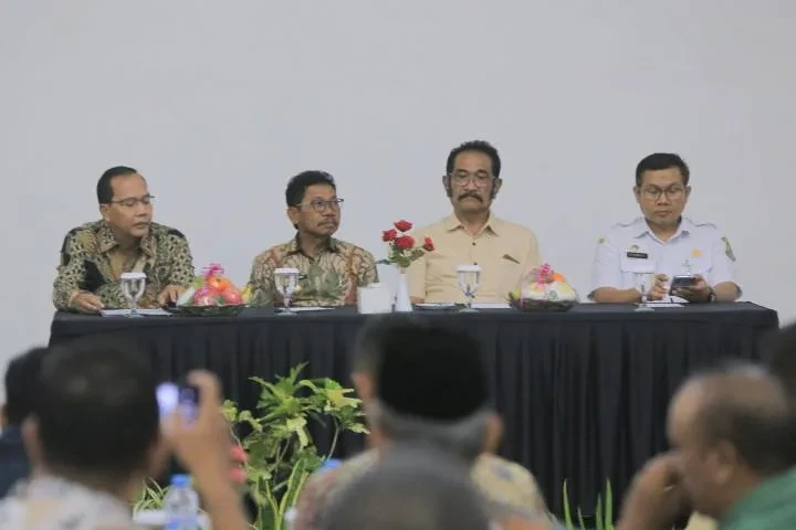 Wali Kota Sachrudin Tegaskan Integritas Aparat Wilayah: “Lurah dan Camat Wajib Jadi Garda Terdepan Pelayanan Publik”