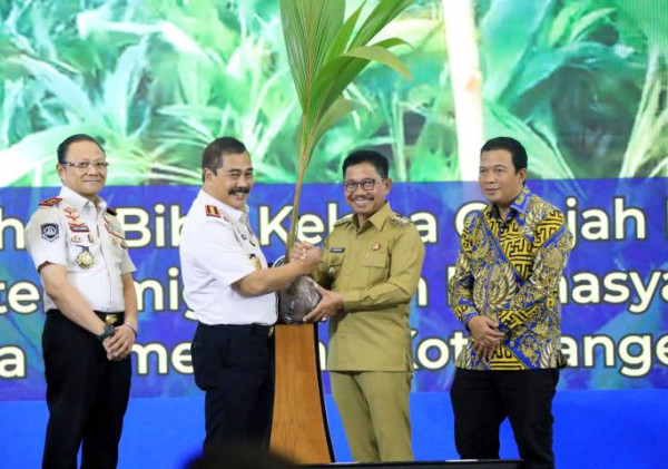 Ribuan Bibit Kelapa Diserahkan, Kolaborasi Pemkot Tangerang–Kemen Imipas Kirim Sinyal Kuat untuk Masa Depan Lingkungan