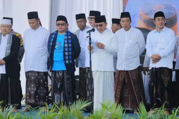 Gema Takbir dan Semangat Santri Guncang Taman Elektrik, Wali Kota Sachrudin: “Santri Harus Kuasai Teknologi dan Jadi Penggerak Peradaban”