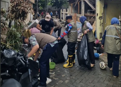 Pasca Banjir Periuk, Ratusan Personel Gabungan Turun Tangan Kejar Pemulihan Lingkungan