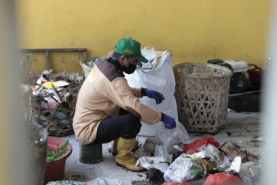 Warga Villa Tangerang Indah Kompak Kelola 1,5 Ton Sampah Per Hari, Hanya 25 Persen ke TPA!
