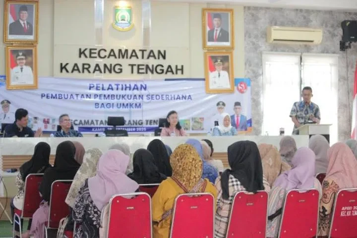 Pelatihan Pembukuan Sederhana di Karang Tengah, Bekal Penting untuk UMKM Hadapi Persaingan