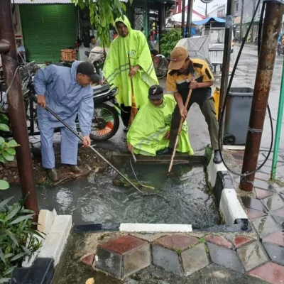 Diguyur Hujan Deras, Kecamatan Cibodas Terjunkan 22 Personel Antisipasi Banjir