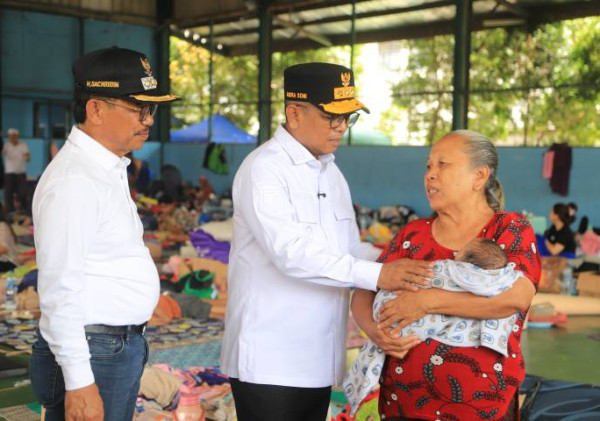 Gubernur Banten Turun Langsung ke Lokasi Banjir Periuk, Dapur Umum hingga Tanggul Jadi Sorotan