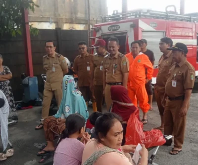 Dinsos Bergerak Cepat Salurkan Ribuan Bantuan untuk Warga Terdampak Banjir