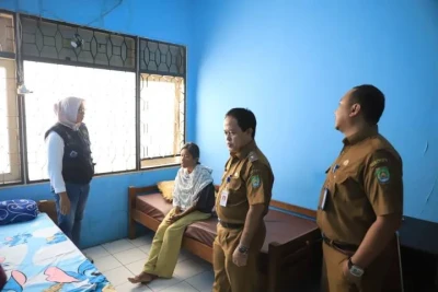 Sorotan Anak Jalanan di Lampu Merah, Pemkot Tangerang Turunkan TRC hingga Malam Hari