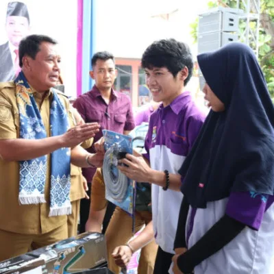 Bupati Tangerang Serahkan Bantuan Usaha di Rajeg, Kenang Masa Kecil dan Dorong Warga Jadi Wirausaha Mandiri