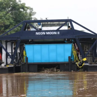 DLHK Pemkab Tangerang Bangun Sarana Pendukung Kapal Pembersih Sampah Neon Moon II