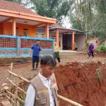 Tigaraksa Longsor, BPBD Evakuasi dan Bantu Warga Terdampak Bencana