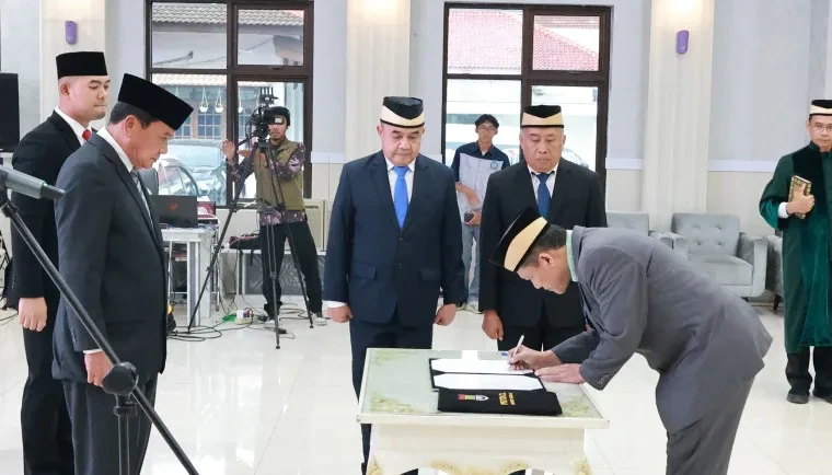 Bupati Tangerang Tekankan Integritas, Lantik Dua Pejabat Baru Pimpin DPKP dan Bappeda