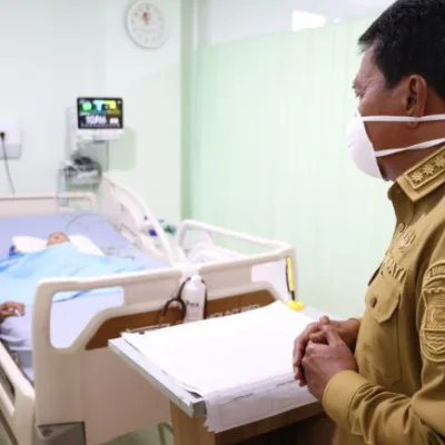 Bupati Maesyal Rasyid Jenguk Bayi Penderita TBC di RSUD Balaraja, Tegaskan Komitmen Pelayanan Kesehatan Maksimal