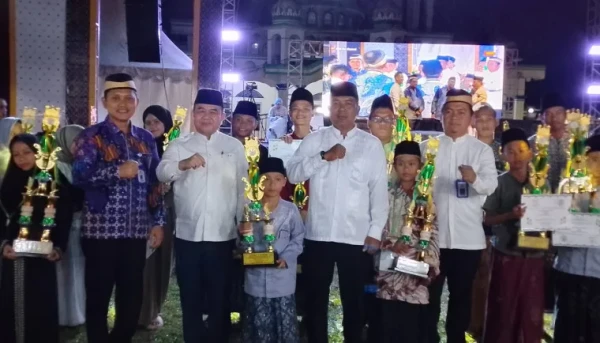 Sekda Tangerang Ajak Orang Tua Tak Lupakan Pendidikan Agama Anak, Kagumi Doktor Termuda Asal Daerah