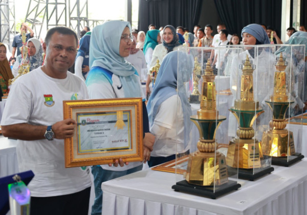 Gemilang! Dinas Kesehatan Kabupaten Tangerang Borong 20 Penghargaan di HKN ke-61 Banten