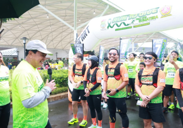 Lari di Bawah Hujan, Ratusan Peserta di Tangerang Berlari untuk Sumatra