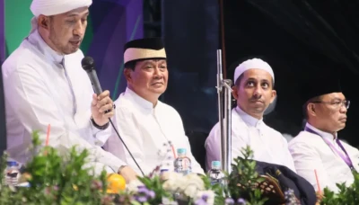 Penuh Syukur dan Haru, Ribuan Warga Padati Alun-Alun Tigaraksa dalam Acara “Tangerang Bersyukur”