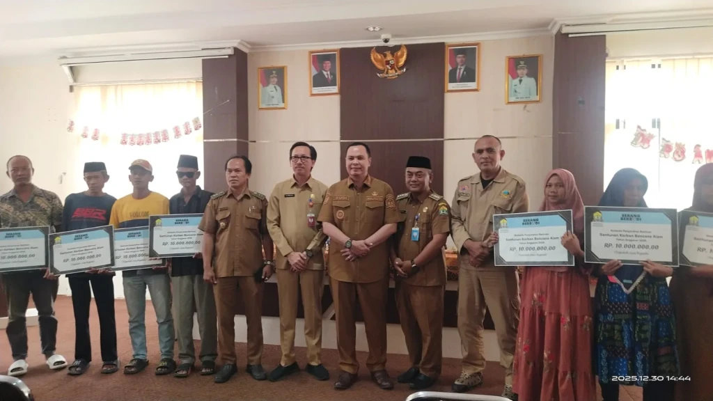 Respons Cepat Pemkot Serang, Wali Kota Serahkan Rp90 Juta Santunan Korban Sambaran Petir di Kasemen