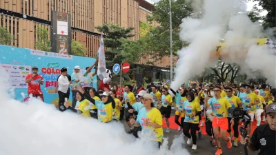 Tangsel Color and Bubble Run 2025 Meriahkan HUT ke-17 Kota Tangerang Selatan
