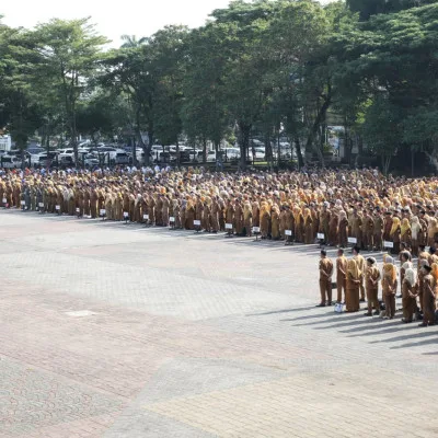 Fenomena Unik Dua Pemerintahan Gelar Apel Bersamaan di Pusat Kota Serang