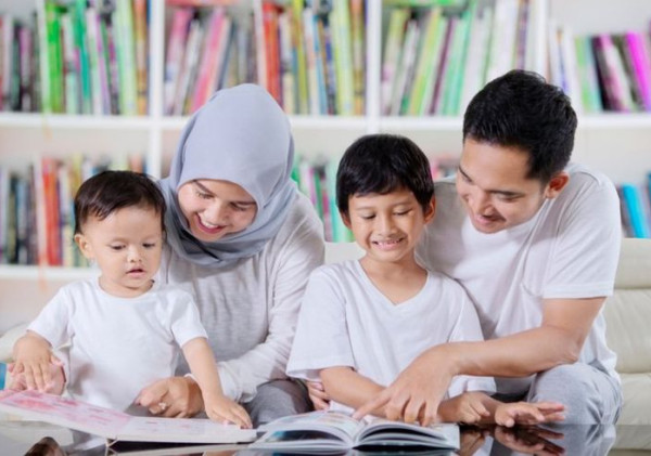 Rahasia Anak Cerdas dan Dekat dengan Orang Tua, Ternyata Berawal Dari Buku Cerita