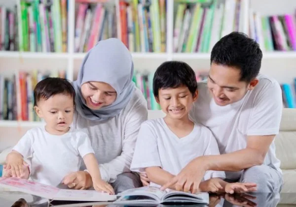Rahasia Anak Cerdas dan Dekat dengan Orang Tua, Ternyata Berawal Dari Buku Cerita